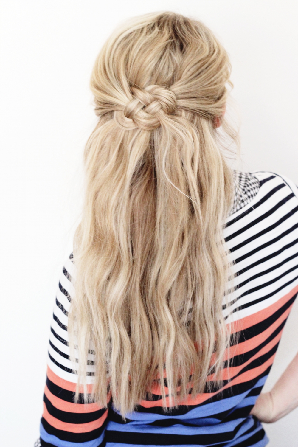 Hair Knots How-To Guide For Styling Summer 2013 | Hair knot, Messy  hairstyles, Hairstyle