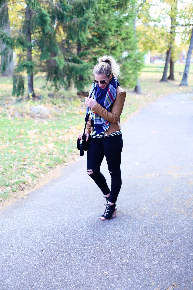 Casual and comfy - Thanksgiving outfit inspiration. 