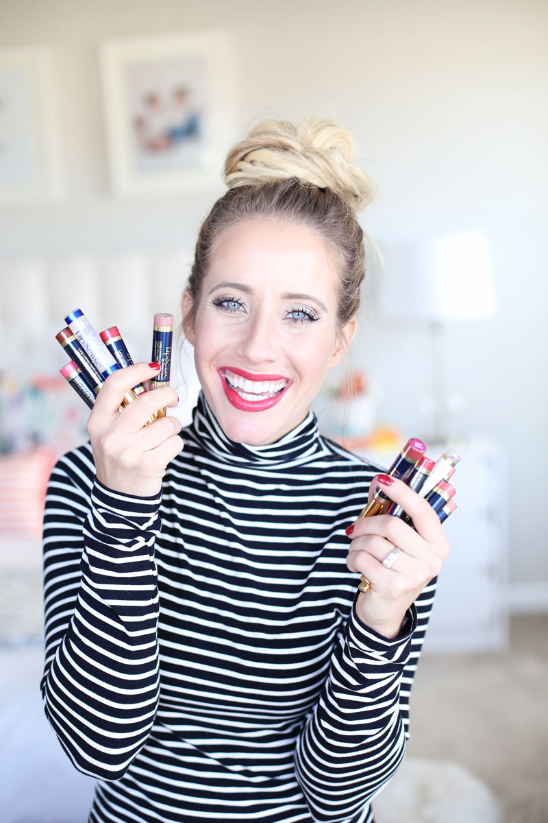 Abby shows off her amazing collection of LipSense products. Holiday favorites of 2016 for sure. Find out more at Twist Me Pretty.
