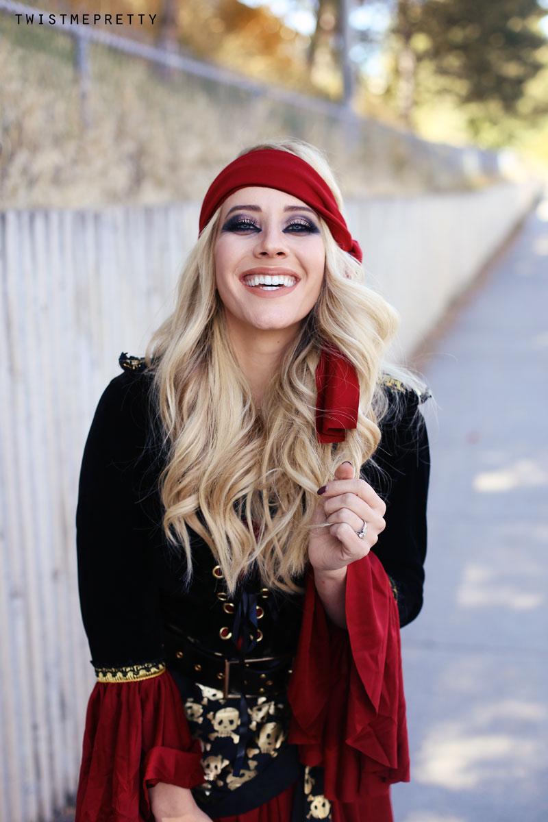 Pirate Makeup + Tutorial | Halloween Costumes - Twist Me Pretty