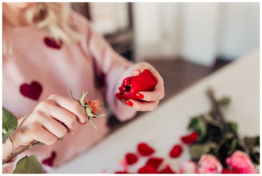 DIY Rose water how to use your leftover roses from valentines day how to remove the stems with twistmepretty.com a step by step guide