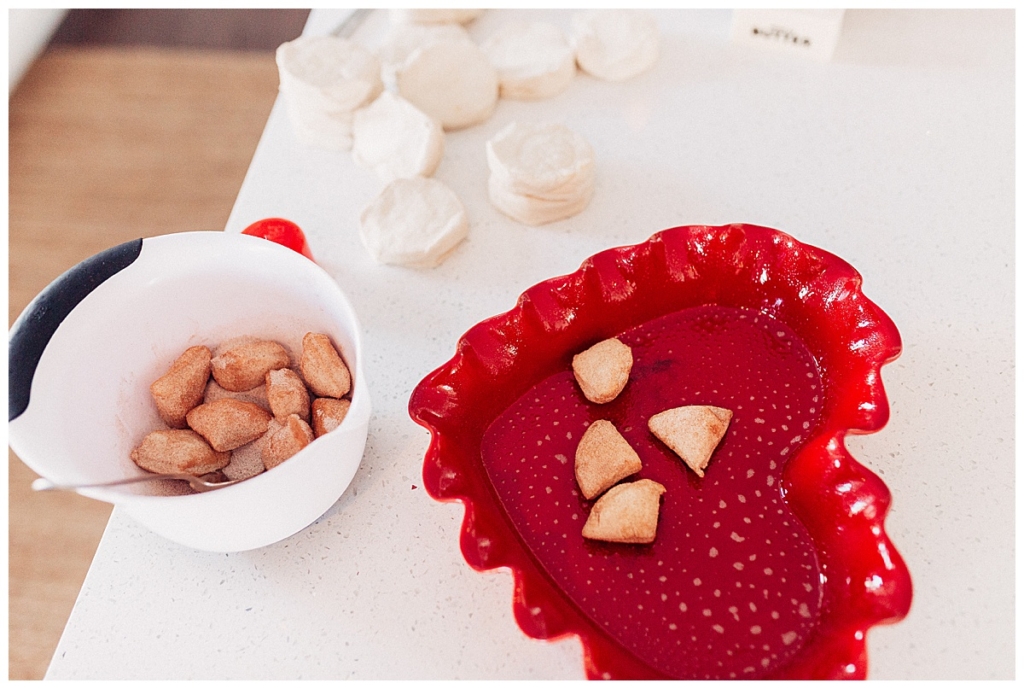 Valentine's Day Monkey Bread Recipe from twistmepretty.com how to make the best monkey bread