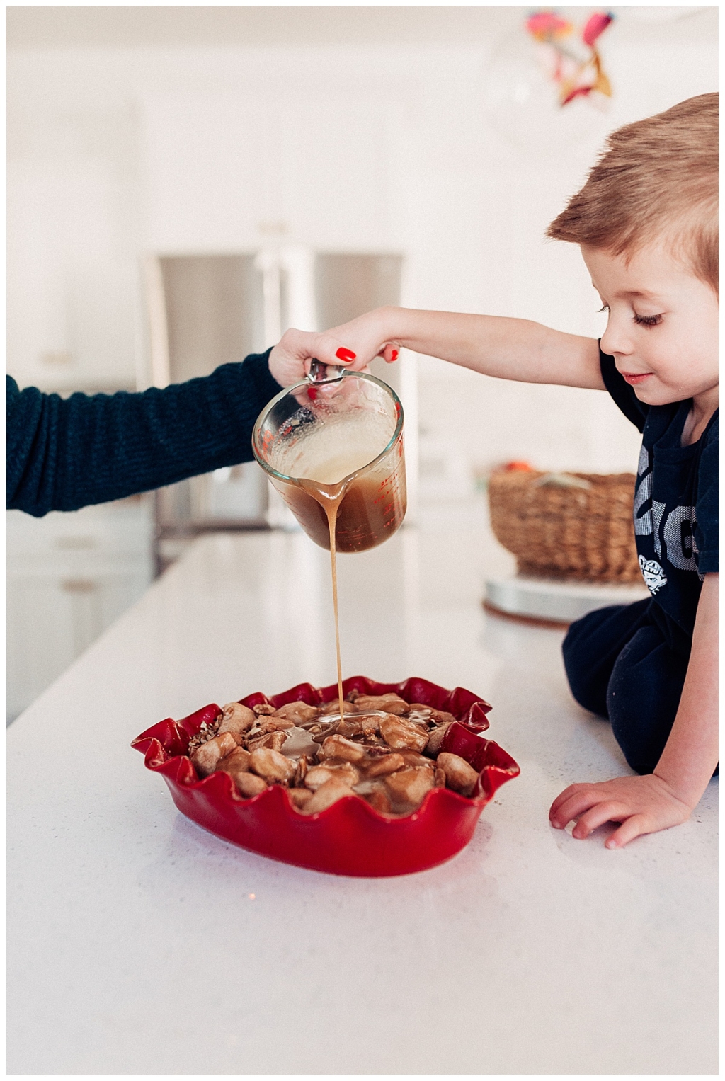 Valentine's Day Monkey Bread Recipe from twistmepretty.com how to make the best monkey bread