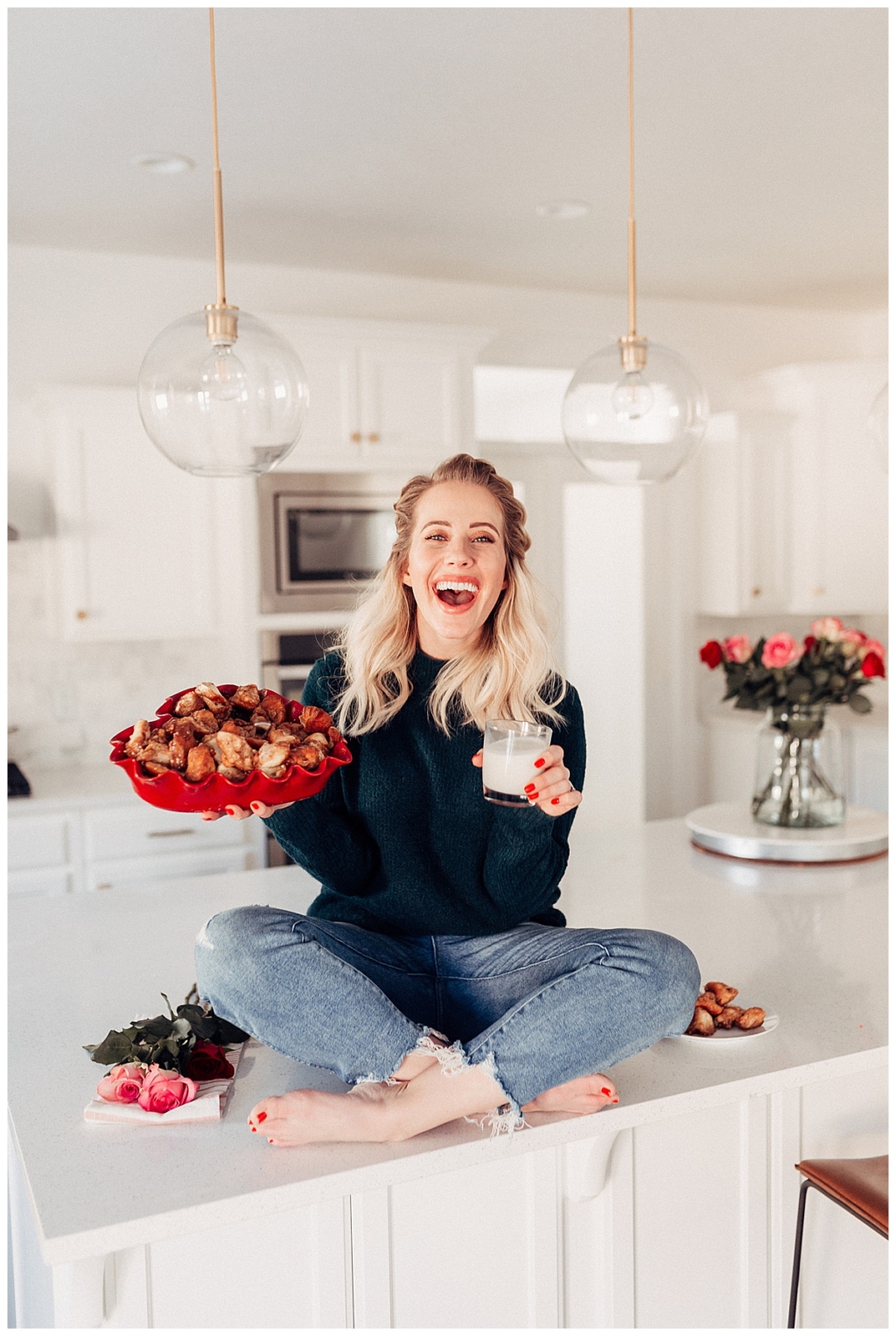 Valentine's Day Monkey Bread Recipe from twistmepretty.com how to make the best monkey bread