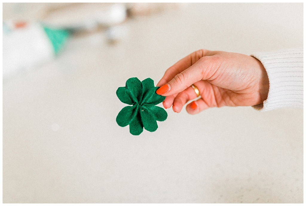 St Patrick's Day Shamrock Banner DIY a step by step instructions by twistmepretty.com