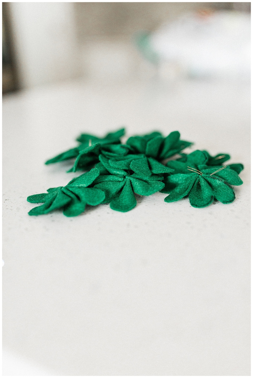 St Patrick's Day Shamrock Banner DIY a step by step instructions by twistmepretty.com