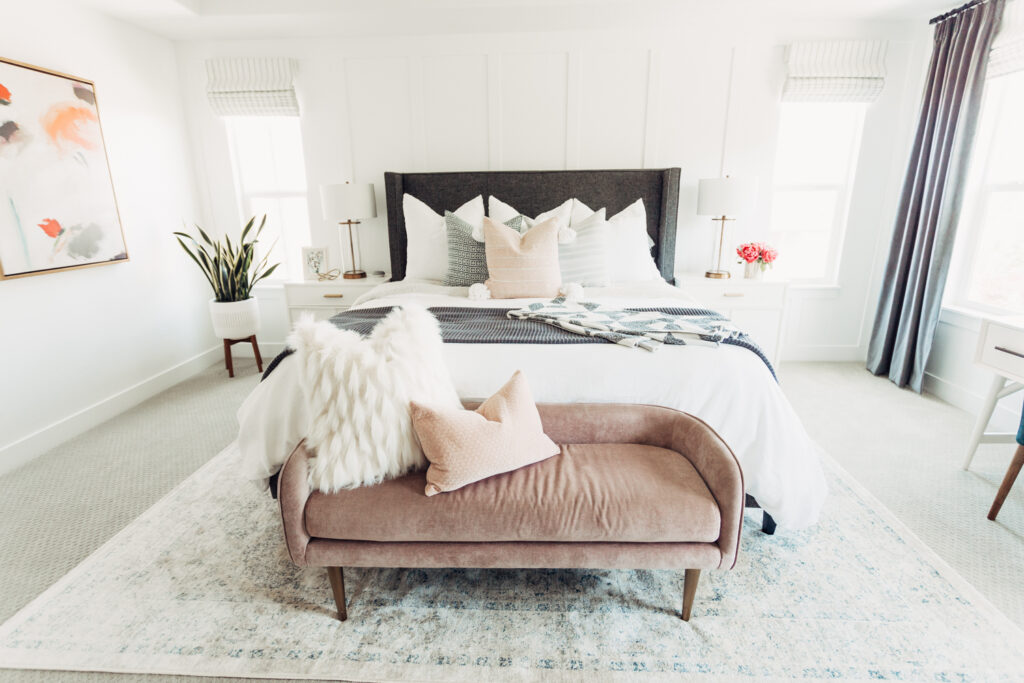 Gorgeous master bedroom decor from Twistmepretty.com