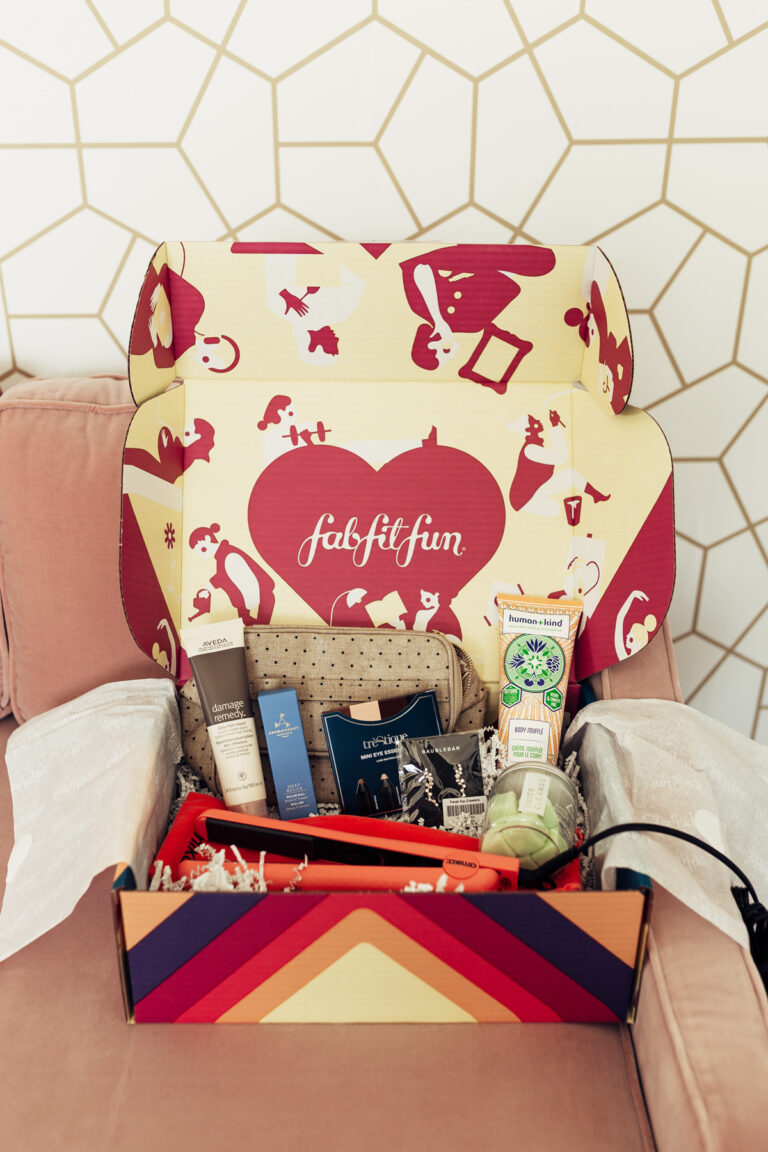 FabFitFun Box Reveal Twist Me Pretty