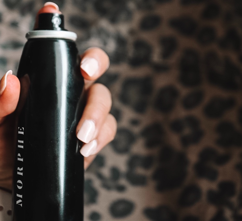 A makeup spray that doesn't leave streaks on your face! 