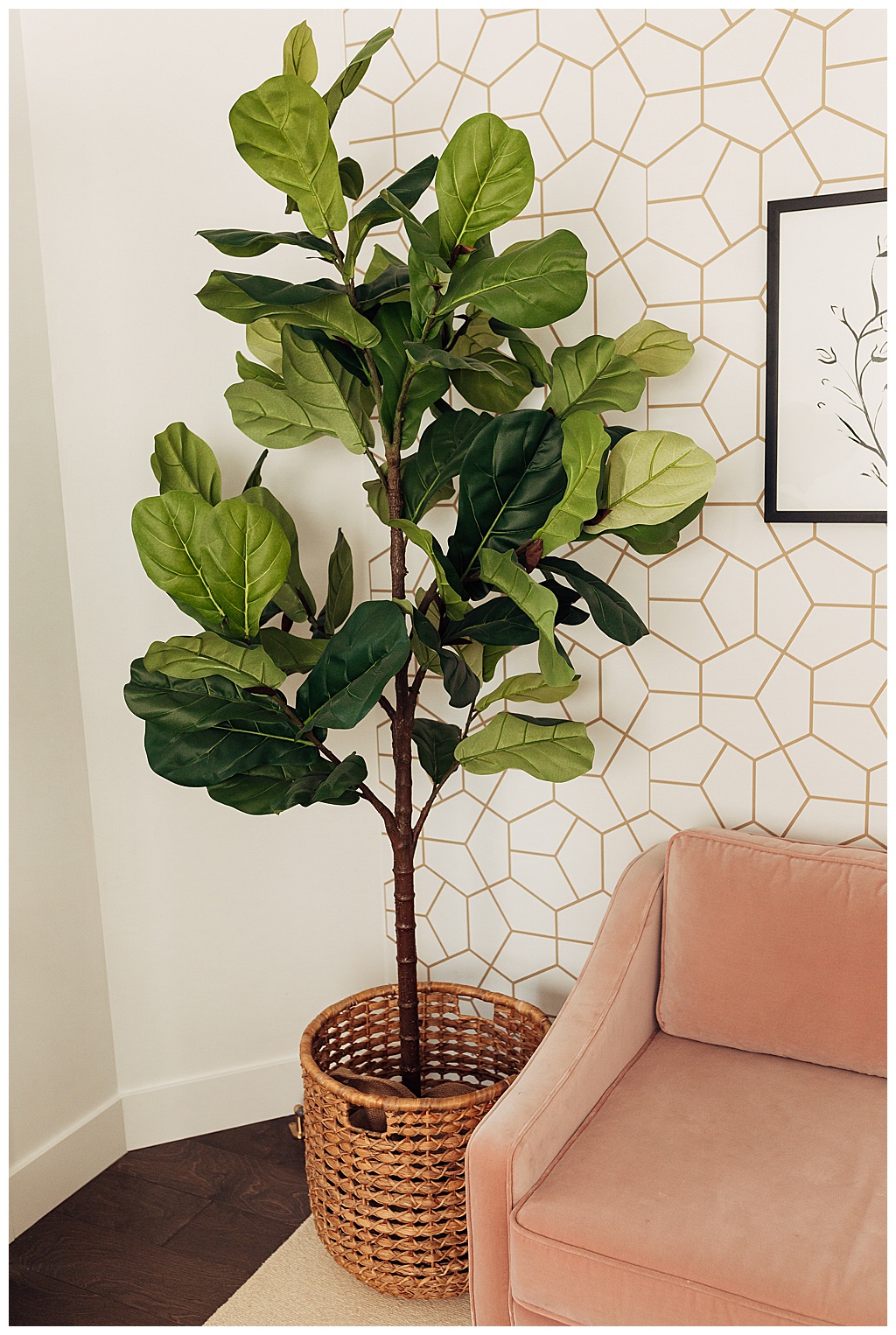 Beautiful artificial fiddle fig that looks so real! 