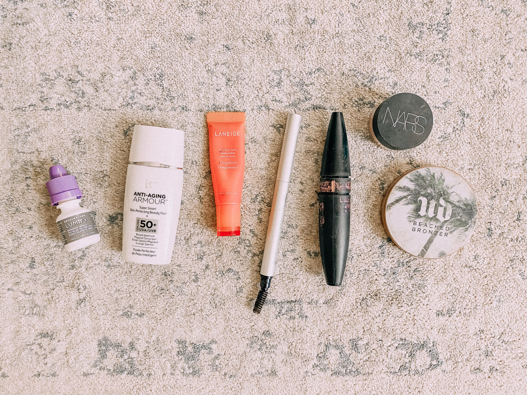 My go-to makeup products I wear when working out! www.twistmepretty.com