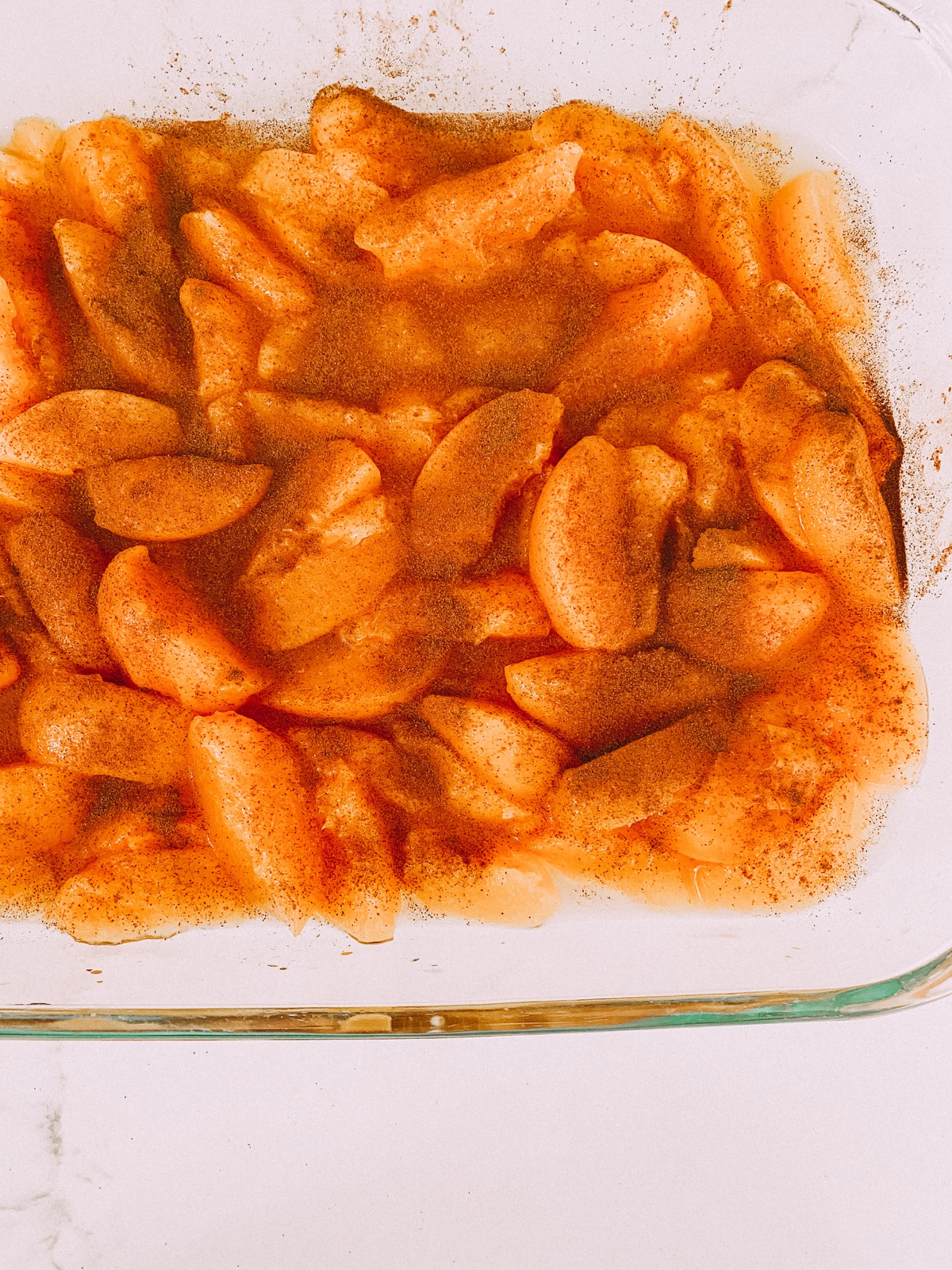 Cinnamon is the secret ingredient for my easy peach cobbler recipe. www.twistmepretty.com