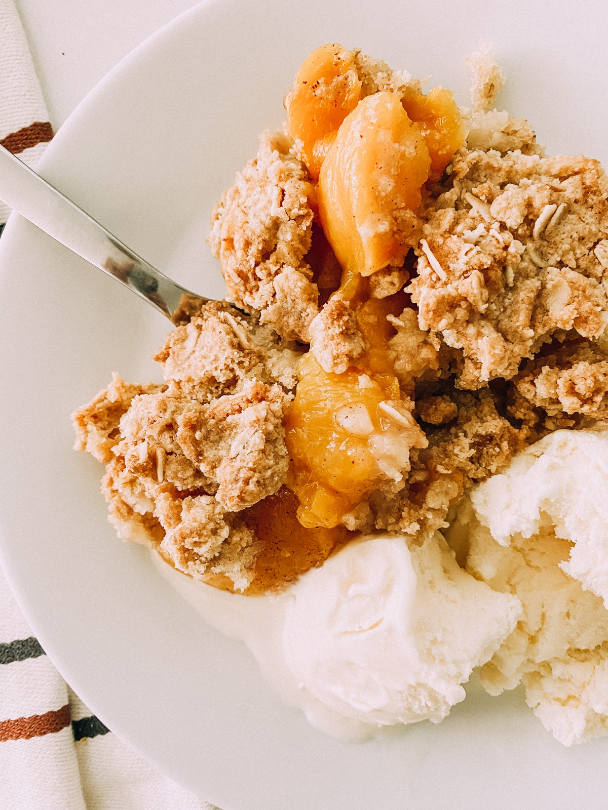 Easy peach cobbler recipe is the kind of stuff that summer dreams are made ...