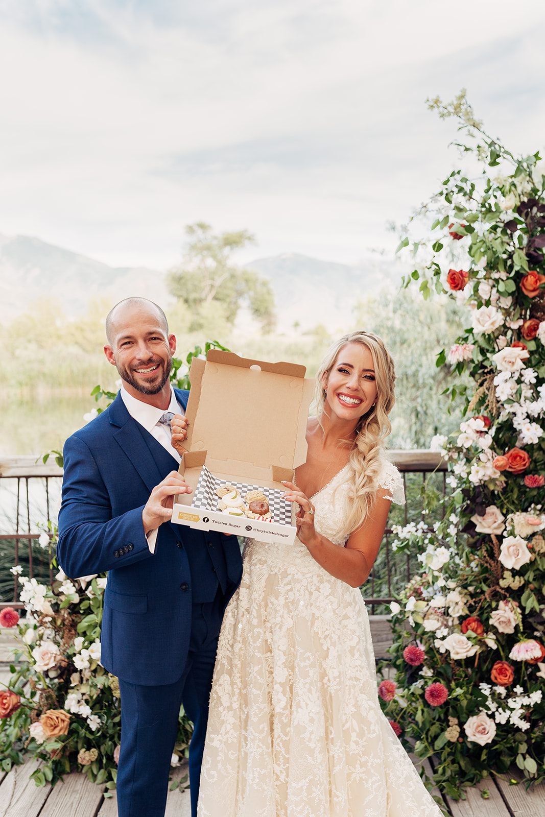 We loved our choice to have food trucks at our wedding! www.twistmepretty.com