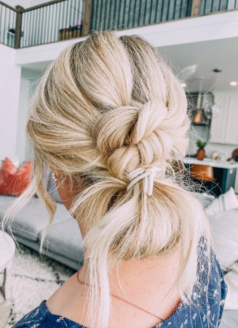 The easy knotted bun hairstyle is a gorgeous updo. www.twistmepretty.com